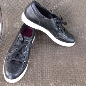 Munro GABBIE Black Leather Snakeskin Sneakers